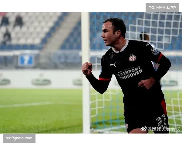 海伦芬采用两翼齐飞反击策略 客场作战时收缩防线寻求机会 海伦芬采用两翼齐飞反击策略 客场作战时收缩防线寻求机会